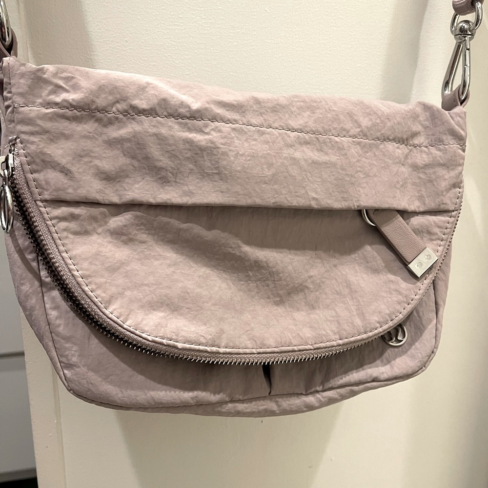 Lululemon festival bag